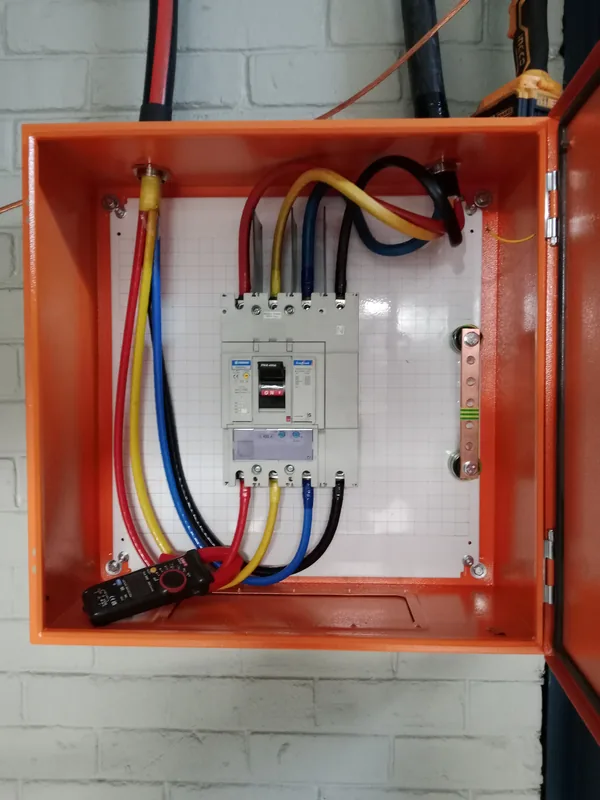 Industrial 3-phase installation